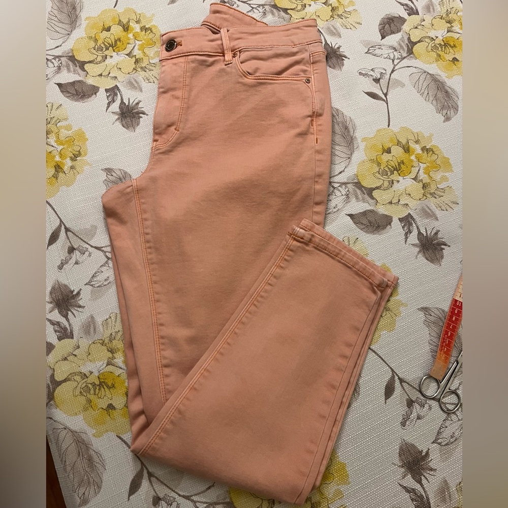 WHBM Cropped Skinny Jeans